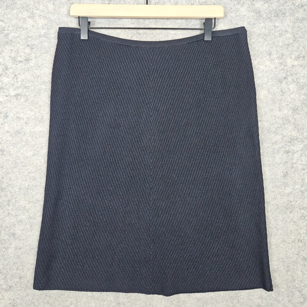 St John Collection Black Skirt Size 12 Santana Knit Chevron Ribbed Knee Length
